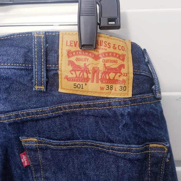 501 ORIGINAL FIT BUTTON UP LEVI'S JEANS - Picture 3 of 16